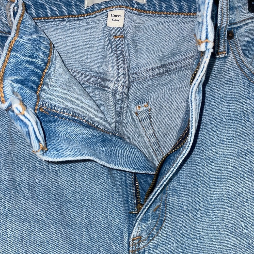 🆕 A&F Curve Love Vintage Ultra High Rise Raw Hem Straight Leg Denim - Picture 4 of 9